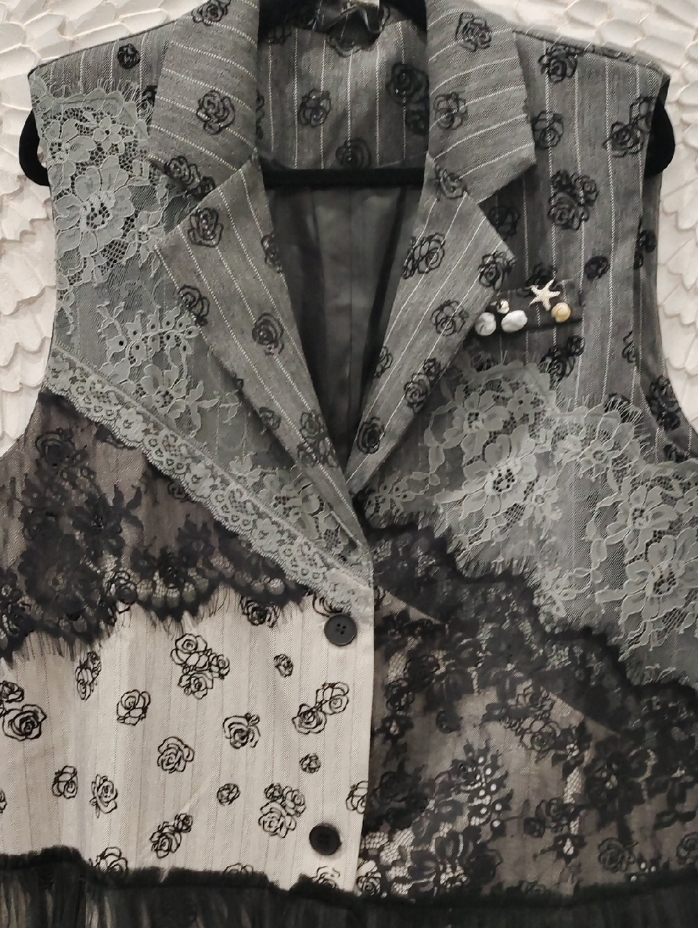 Boho Mixed-Print Tiered Maxi Vest with Lace Bodice - Picture 4 of 6